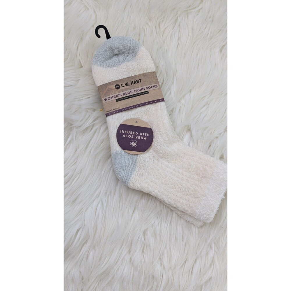 C.W. Hart Women's Aloe Cabin Socks 4-Pack Fuzzy Cozy Winter Warm Fair Isle Crew - Picture 3 of 7